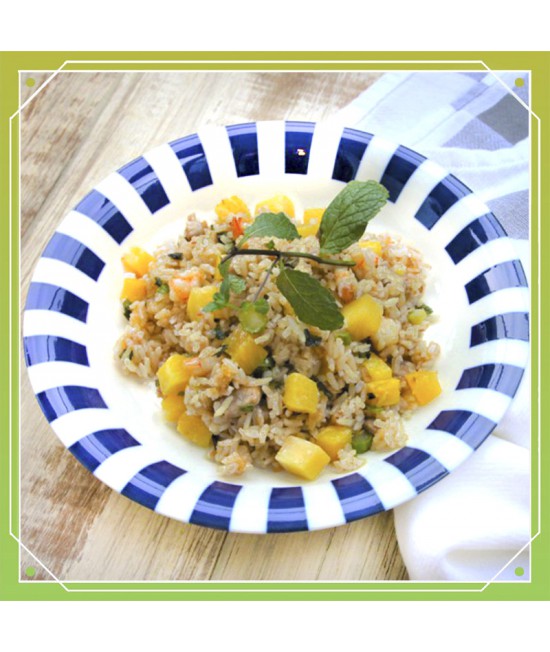 新鮮菠蘿雞粒蝦仁炒糙米飯