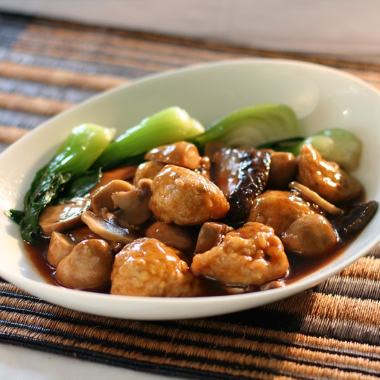 翡翠雙菇扒魚腐